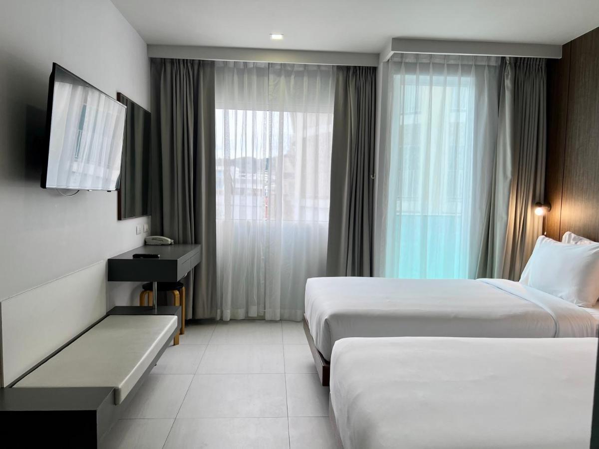 Centro One Patong Hotel Bagian luar foto