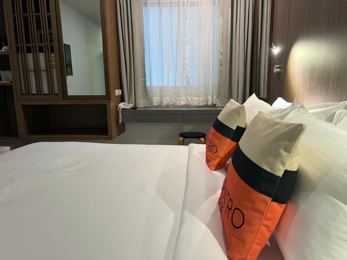 Centro One Patong Hotel Bagian luar foto
