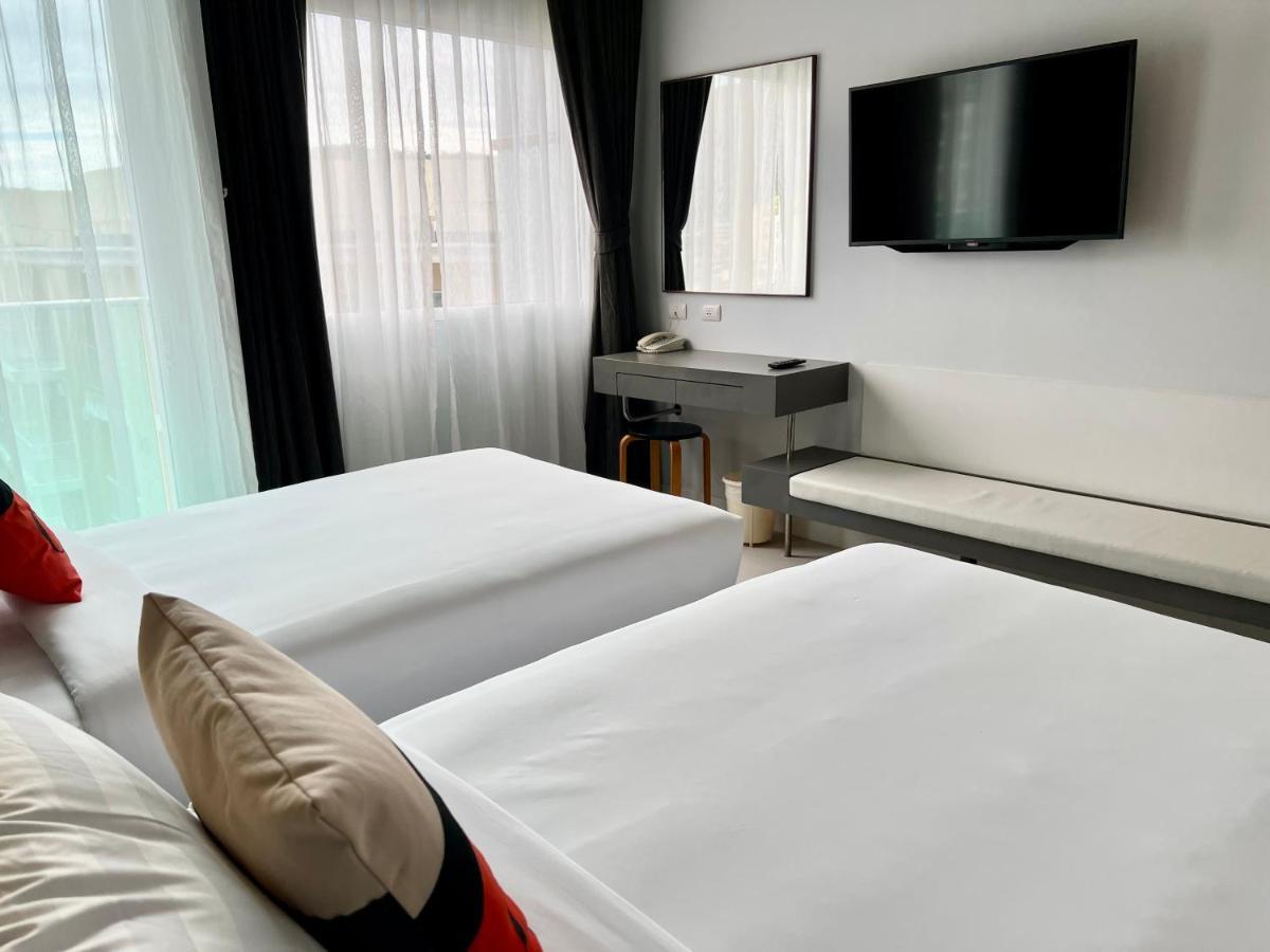Centro One Patong Hotel Bagian luar foto