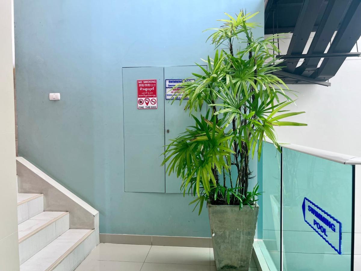 Centro One Patong Hotel Bagian luar foto